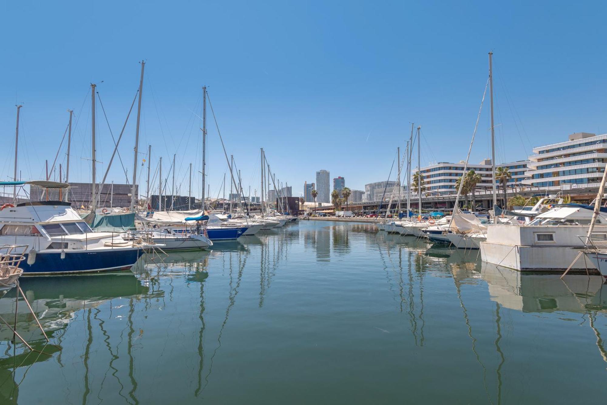 Barco Muy Romantico Con Parking * Barcelone